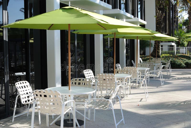 Het Meubilair van het Dek van het terras stock foto Het Meubilair van het Dek van het terras stock foto