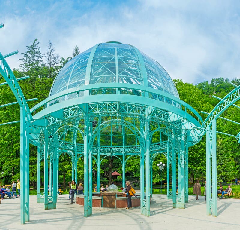 Het mineraalwaterpaviljoen in Borjomi stock afbeeldingen Het mineraalwaterpaviljoen in Borjomi stock afbeeldingen