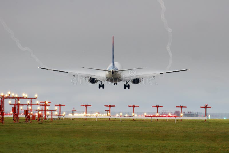Het mistige landen stock fotografie Het mistige landen stock fotografie