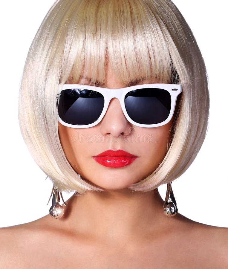 Het Model van het manierblonde met Zonnebril. Betoverende jonge vrouw royalty-vrije stock fotografie Het Model van het manierblonde met Zonnebril. Betoverende jonge vrouw royalty-vrije stock fotografie