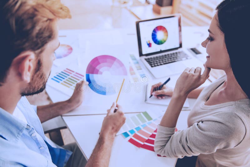 Het mooie ontwerpers werken royalty-vrije stock afbeelding Het mooie ontwerpers werken royalty-vrije stock afbeelding