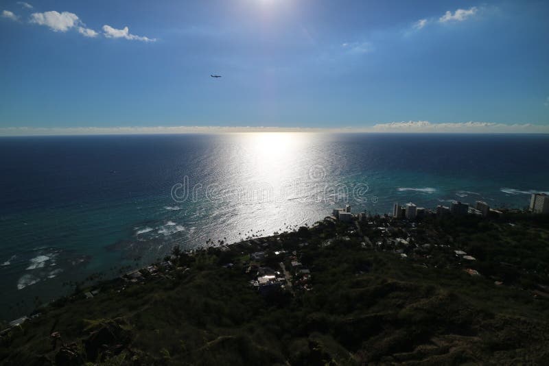 Het mooie Overzeese bekijken dichtbij zonsondergang in Hawaï royalty-vrije stock foto's Het mooie Overzeese bekijken dichtbij zonsondergang in Hawaï royalty-vrije stock foto's