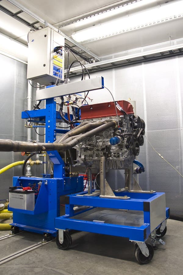 Engine mounted on a liquid flow dynamometer. Engine mounted on a liquid flow dynamometer.