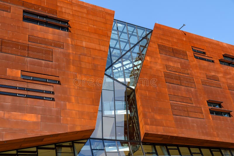Het onderwijscentrum van de Universiteit van Wenen van Economie en Zaken royalty-vrije stock afbeeldingen Het onderwijscentrum van de Universiteit van Wenen van Economie en Zaken royalty-vrije stock afbeeldingen