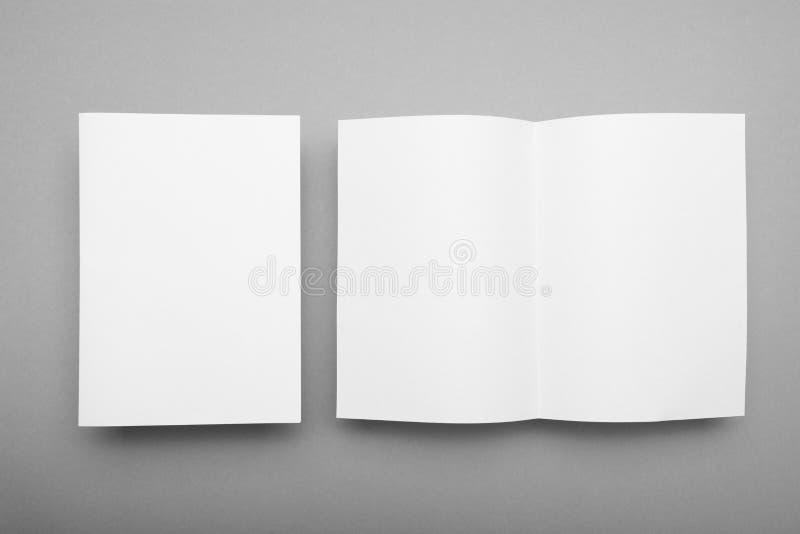 Het open A5-model van het boektijdschrift Catalogus met schaduw, boekje royalty-vrije stock foto's Het open A5-model van het boektijdschrift Catalogus met schaduw, boekje royalty-vrije stock foto's