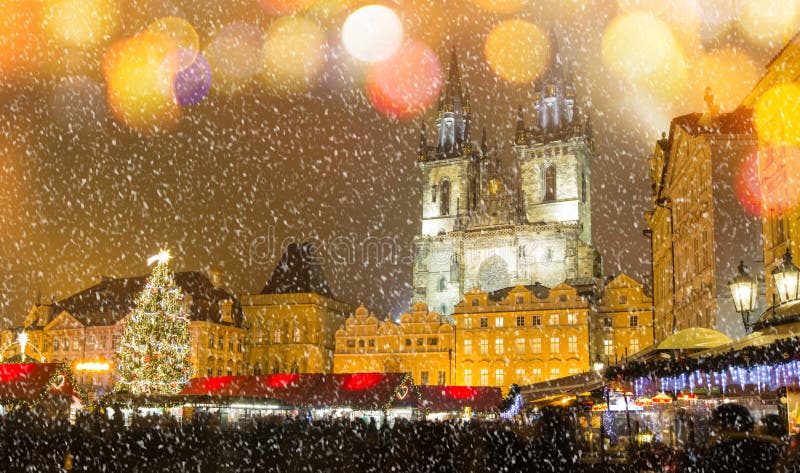 Het Oude Stadsvierkant in Kerstmistijd stock fotografie Het Oude Stadsvierkant in Kerstmistijd stock fotografie