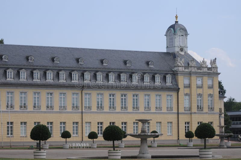 Het Paleis van Karlsruhe stock fotografie Het Paleis van Karlsruhe stock fotografie