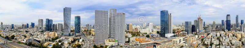 Het panorama van tel. Aviv Skyline