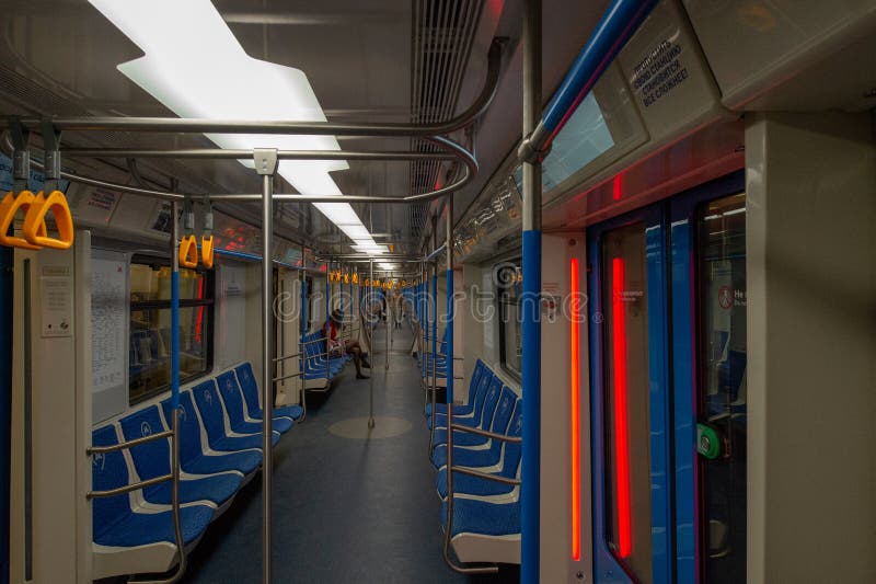Het perspectief op metro van Moskou wagen stock afbeeldingen Het perspectief op metro van Moskou wagen stock afbeeldingen