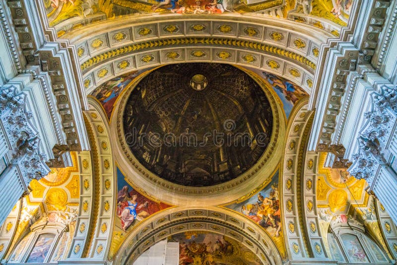 Het plafond van de Kerk van Heilige Ignatius van Loyola in Rome, Italië royalty-vrije stock afbeelding Het plafond van de Kerk van Heilige Ignatius van Loyola in Rome, Italië royalty-vrije stock afbeelding