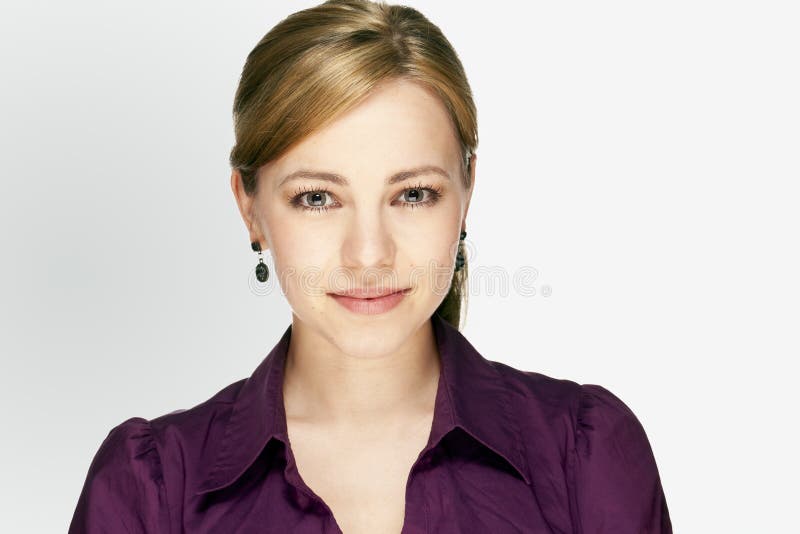 Het portret van de toepassing van een jonge bedrijfsvrouw stock fotografie Het portret van de toepassing van een jonge bedrijfsvrouw stock fotografie