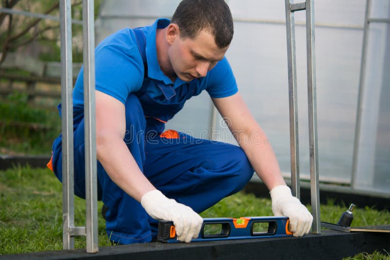 het professionele werk in de vorm van verdienste, speciaal niveau, de Stichting van de serre, in openlucht royalty-vrije stock afbeeldingen het professionele werk in de vorm van verdienste, speciaal niveau, de Stichting van de serre, in openlucht royalty-vrije stock afbeeldingen