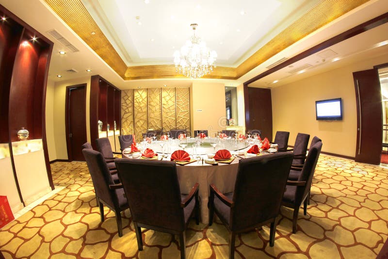 Het restaurantbinnenland van de luxe Chinees stijl royalty-vrije stock foto's Het restaurantbinnenland van de luxe Chinees stijl royalty-vrije stock foto's