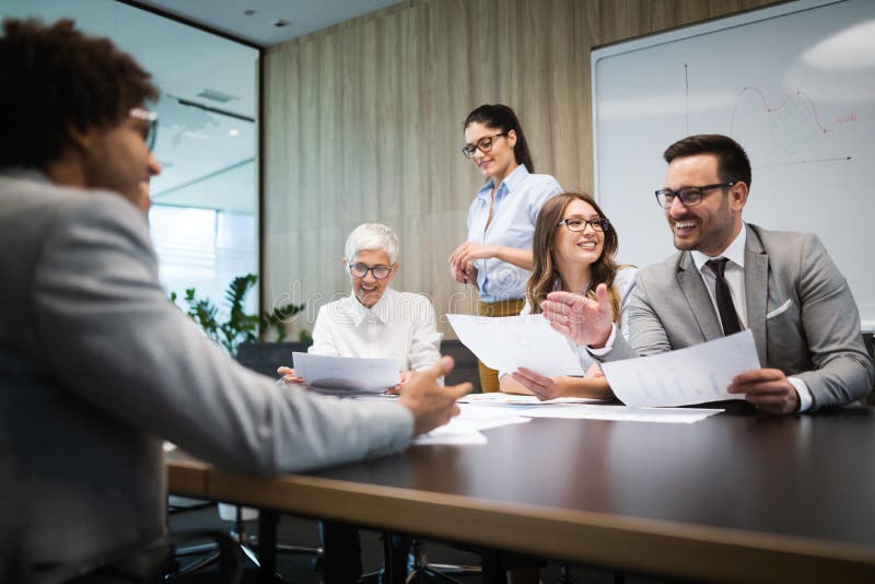 Het samenkomende Collectieve Concept Succes van het Bedrijfsbrainstormingsgroepswerk royalty-vrije stock afbeelding Het samenkomende Collectieve Concept Succes van het Bedrijfsbrainstormingsgroepswerk royalty-vrije stock afbeelding