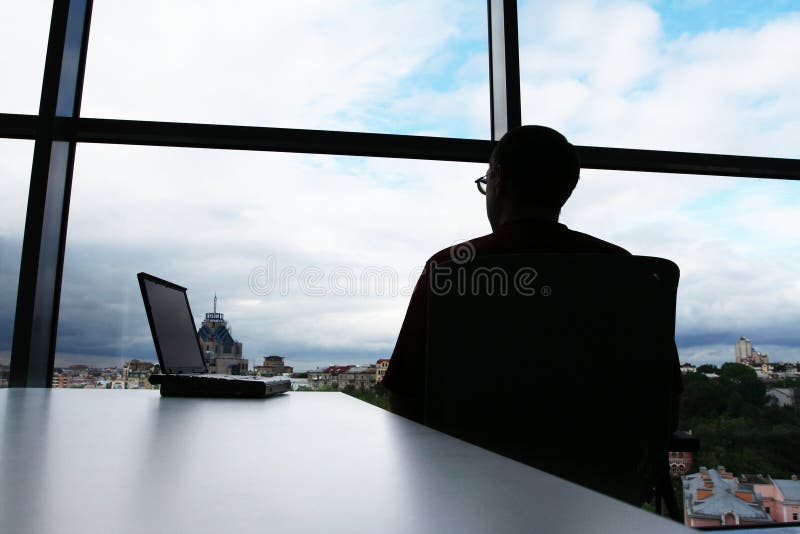 Het silhouet van de mens royalty-vrije stock afbeeldingen Het silhouet van de mens royalty-vrije stock afbeeldingen