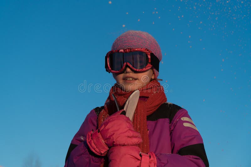 Het ski?en, wintersporten - portret van jonge skiër royalty-vrije stock afbeeldingen Het ski?en, wintersporten - portret van jonge skiër royalty-vrije stock afbeeldingen