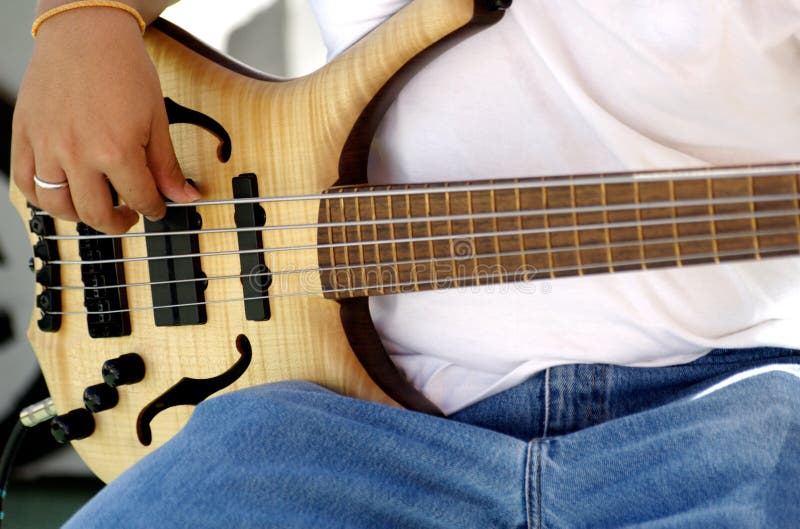 Het spelen Gitaar stock foto Het spelen Gitaar stock foto
