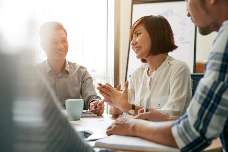 Gesprekken met medewerkers royalty-vrije stock fotografie