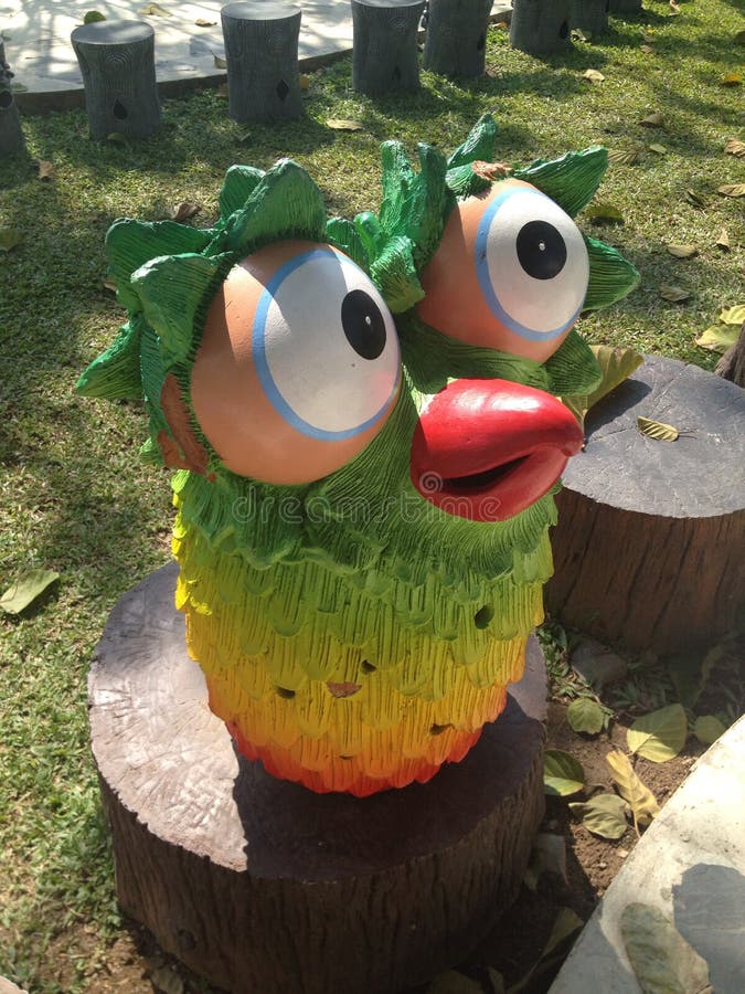 Het standbeeld van de Ratchaburivogel stock afbeelding