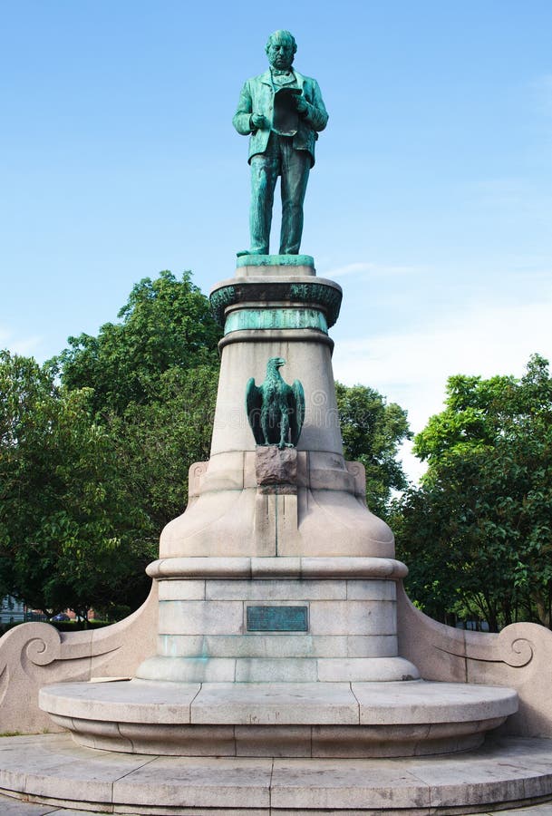 Het standbeeld van het brons van uitvinder John Ericsson in Gothenburg, Zweden royalty-vrije stock foto Het standbeeld van het brons van uitvinder John Ericsson in Gothenburg, Zweden royalty-vrije stock foto