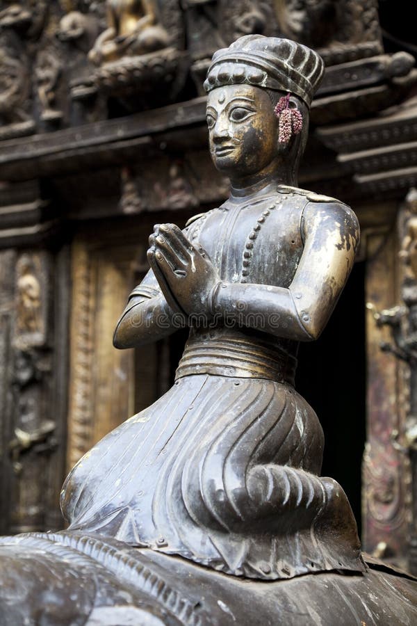 Het Standbeeld van het messing bij Gouden Tempel, Patan, Nepal stock foto's Het Standbeeld van het messing bij Gouden Tempel, Patan, Nepal stock foto's