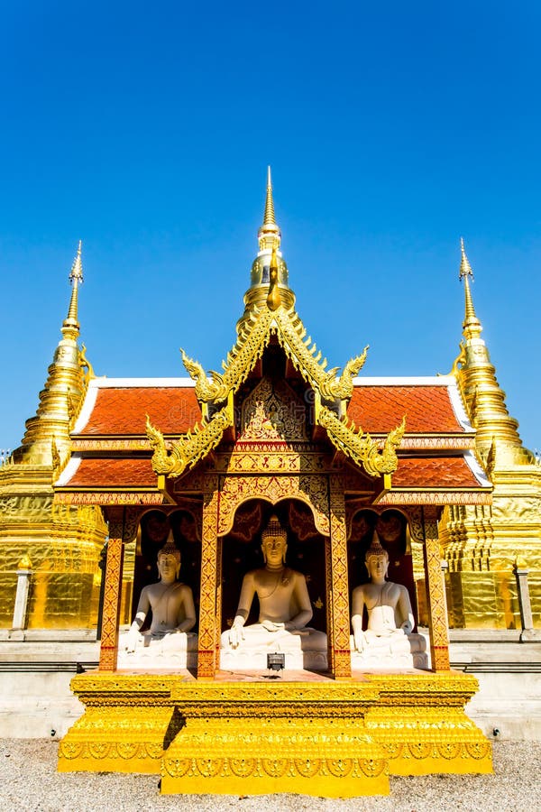 Het standbeeld wat phratajhaduang lumphun Thailand van Boedha royalty-vrije stock afbeelding Het standbeeld wat phratajhaduang lumphun Thailand van Boedha royalty-vrije stock afbeelding