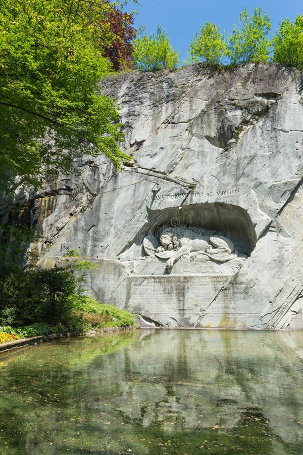 Het sterven leeuwmonument in Luzerne royalty-vrije stock afbeelding Het sterven leeuwmonument in Luzerne royalty-vrije stock afbeelding