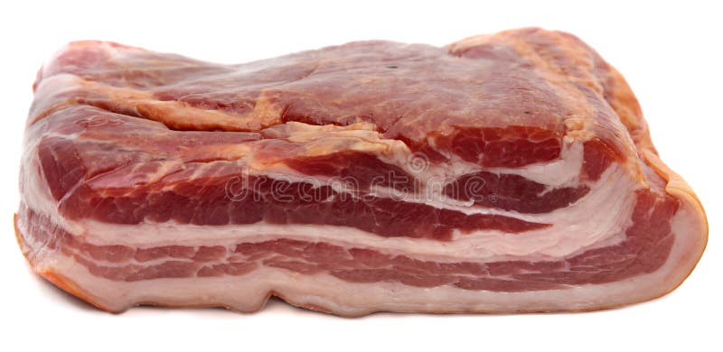 Het stuk van vlees gerookt bacon isoleerde witte achtergrond. royalty-vrije stock afbeelding Het stuk van vlees gerookt bacon isoleerde witte achtergrond. royalty-vrije stock afbeelding