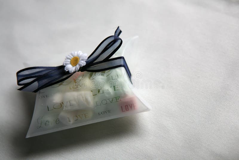 Het suikergoedgift van de huwelijkslijst royalty-vrije stock afbeelding Het suikergoedgift van de huwelijkslijst royalty-vrije stock afbeelding