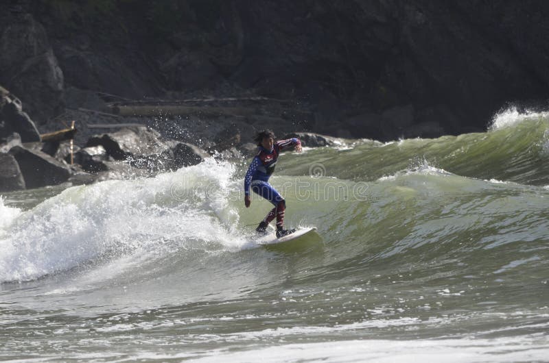 Het surfen LaPush, Baby! Gekleed voor het Vierde van Juli stock fotografie Het surfen LaPush, Baby! Gekleed voor het Vierde van Juli stock fotografie