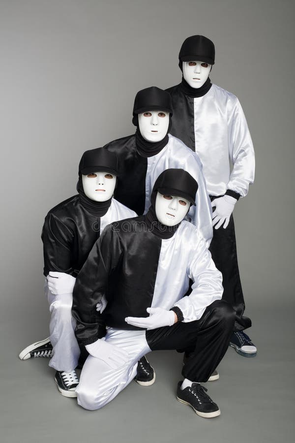 Het team van het portret van jonge onderbrekingsdansers royalty-vrije stock afbeelding Het team van het portret van jonge onderbrekingsdansers royalty-vrije stock afbeelding