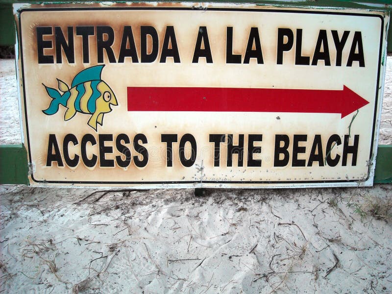 FKK-teken bij het strand stock foto. Afbeelding bestaande 
