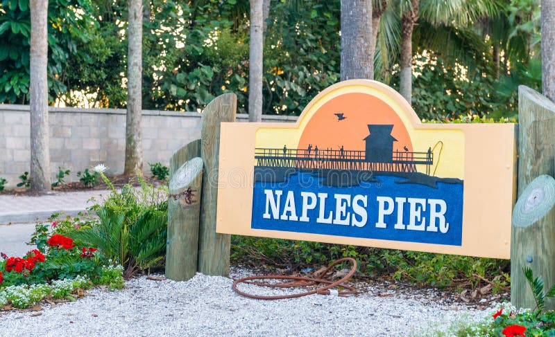 Het teken van de de Pijlerstraat van Napels, Florida stock afbeeldingen Het teken van de de Pijlerstraat van Napels, Florida stock afbeeldingen