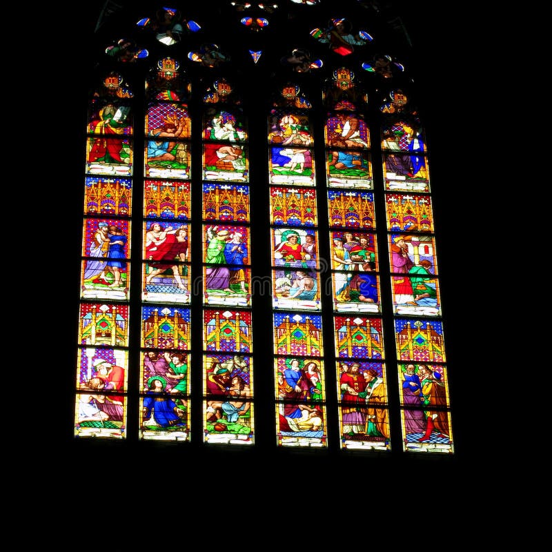 Het venster van het kerkgebrandschilderde glas - Pasen-Voorraadfoto's royalty-vrije stock afbeelding Het venster van het kerkgebrandschilderde glas - Pasen-Voorraadfoto's royalty-vrije stock afbeelding