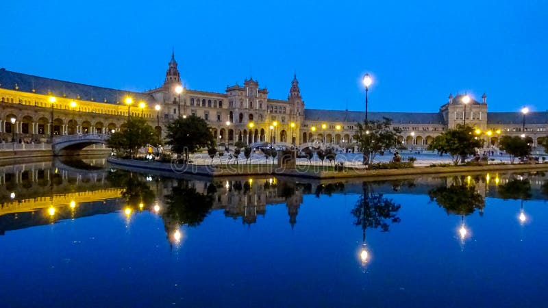 Het verbazingwekkende Spaanse plein, Plaza de Espana en Sevilla royalty-vrije stock foto Het verbazingwekkende Spaanse plein, Plaza de Espana en Sevilla royalty-vrije stock foto