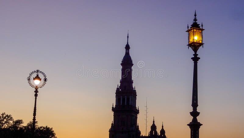 Het verbazingwekkende Spaanse plein, Plaza de Espana en Sevilla stock afbeelding Het verbazingwekkende Spaanse plein, Plaza de Espana en Sevilla stock afbeelding