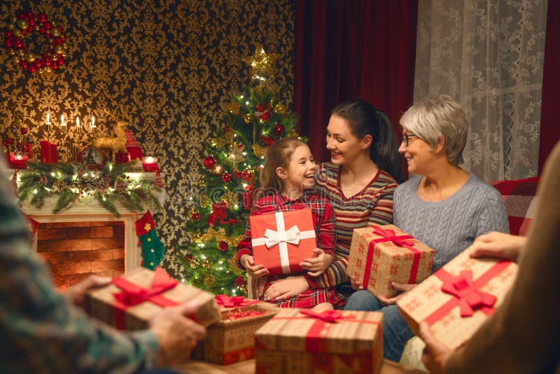 Kerst Met Familie Humor Het Vieren Van De Familie Kerstmis Stock Afbeelding - Image of papa