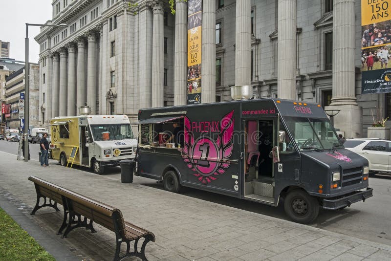 Het voedselvrachtwagens van Montreal stock foto Het voedselvrachtwagens van Montreal stock foto