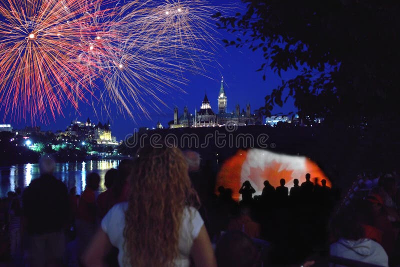 Het Vuurwerk Ottawa 2012 van de Dag van Canada royalty-vrije stock afbeeldingen Het Vuurwerk Ottawa 2012 van de Dag van Canada royalty-vrije stock afbeeldingen