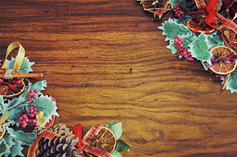 Het warme malplaatje van de de groetkaart van het Kerstmisthema met de decoratie van de Kerstmisboom stock fotografie Het warme malplaatje van de de groetkaart van het Kerstmisthema met de decoratie van de Kerstmisboom stock fotografie