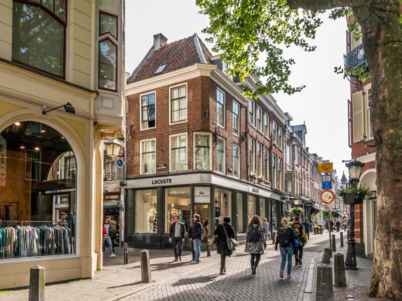 Het winkelen straten in Utrecht, Nederland