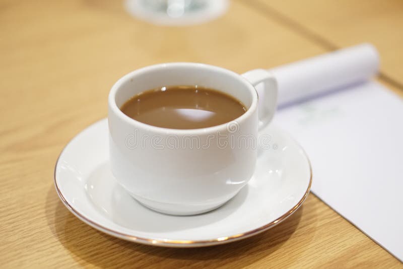 Hett kaffekaffe förenar min ensamhet royaltyfri foto