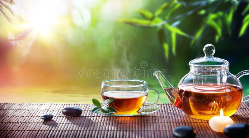 Heure du thé - détendez avec le thé chaud