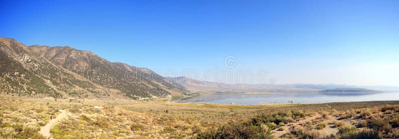 High angle view of the Mono Lake royalty free stock photos High angle view of the Mono Lake royalty free stock photos