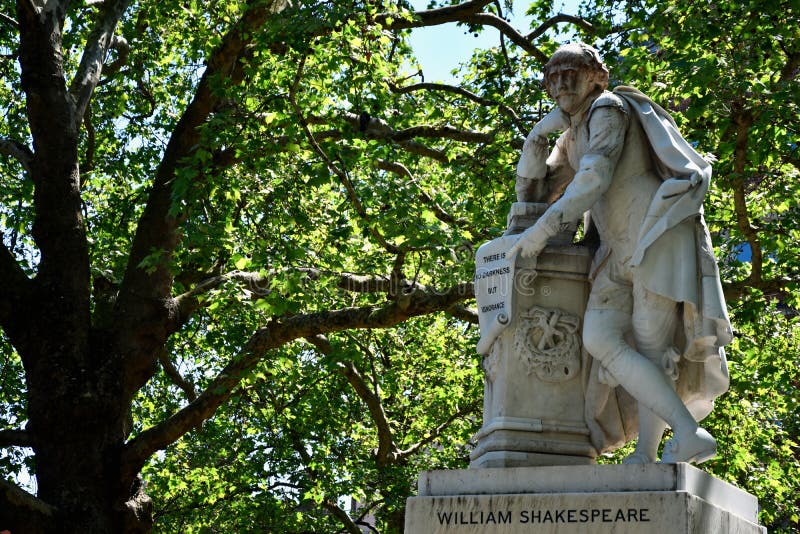 High dynamic range HDR Statue of William Shakespeare built in 1874 in Leicester Square in London, UK stock image High dynamic range HDR Statue of William Shakespeare built in 1874 in Leicester Square in London, UK stock image