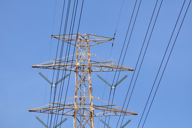 High-power transmissie van de torenmacht stock afbeeldingen High-power transmissie van de torenmacht stock afbeeldingen