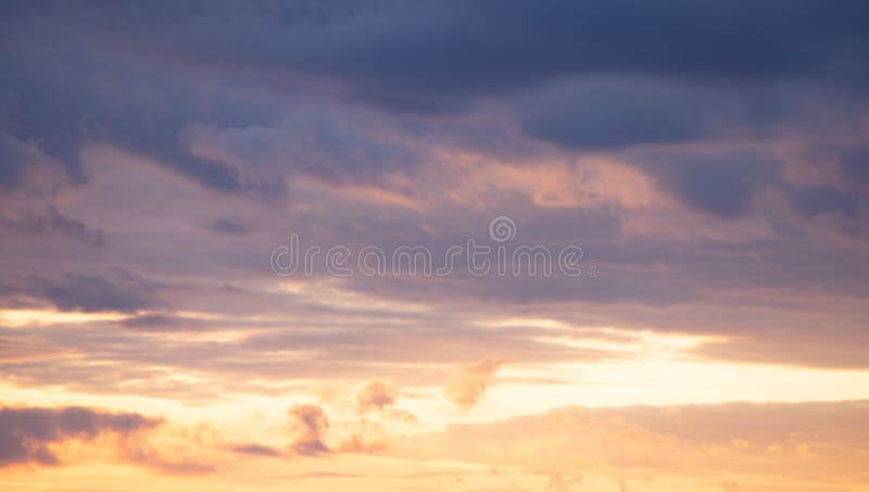 Sunset Sky Background - Hoàng hôn đầy ngẫu hứng, lung linh và cực kỳ lôi cuốn, chúng ta luôn mong muốn tới những khoảnh khắc đẹp nhất để lưu giữ. Với những hình ảnh về sunset sky background độc đáo và tuyệt đẹp, bạn sẽ có được những trải nghiệm thật tuyệt vời không thể bỏ qua.