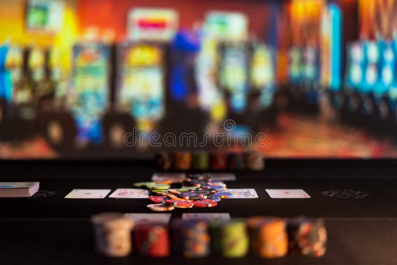 high-stakes-poker-game-texas-hold-em-casino-202711626.jpg