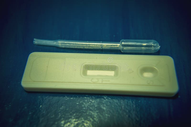 High-tech die laboratoriummateriaal in de bemestingsprocédé Bemesting in vitro van het de procedurelaboratorium van de eiherwinni royalty-vrije stock afbeelding