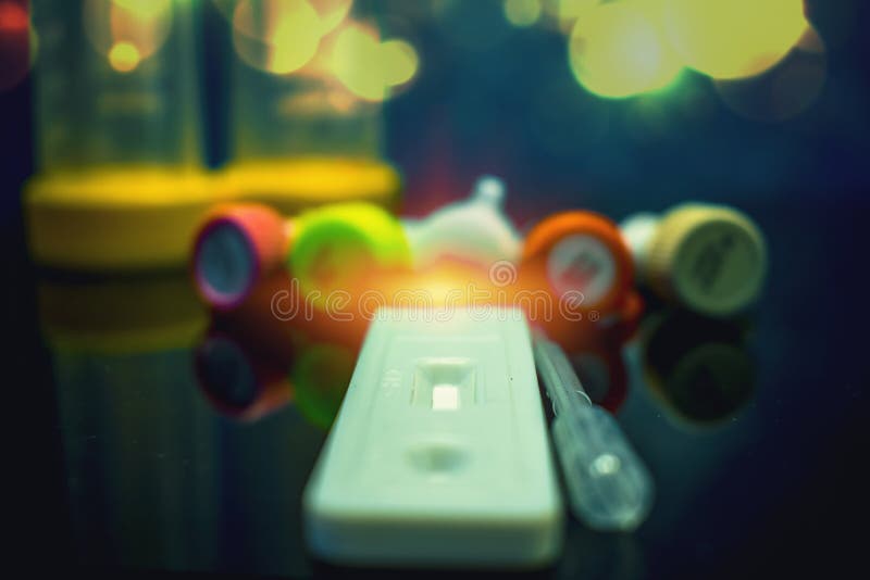 High-tech die laboratoriummateriaal in de bemestingsprocédé Bemesting in vitro van het de procedurelaboratorium van de eiherwinni royalty-vrije stock fotografie